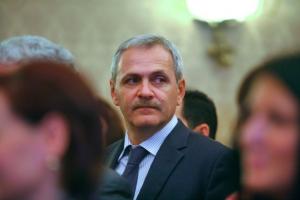 L.Dragnea priveste inapoi cu manie!    foto:mediafax